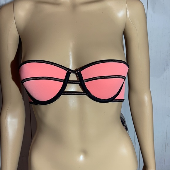 NWOT Victoria’s Secret bikini swim top - Picture 4 of 5